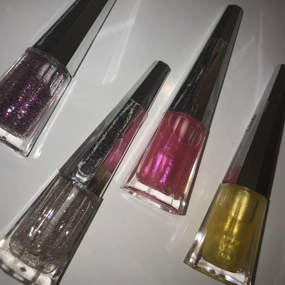 Beautiful glosses in wand tubes💄